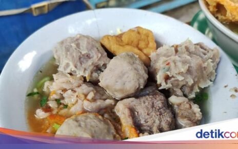 5 Tempat Makan Murah Meriah Langganan Artis, Bakso hingga Warteg!