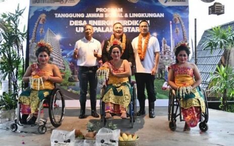 Dirut Pertamina Simon Mantiri Kunjungi Desa Energi Berdikari di Bali