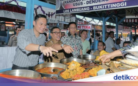 AHY Suka Kulineran di Berbagai Kota, Makan Mie Yamin hingga Nasi Kapau