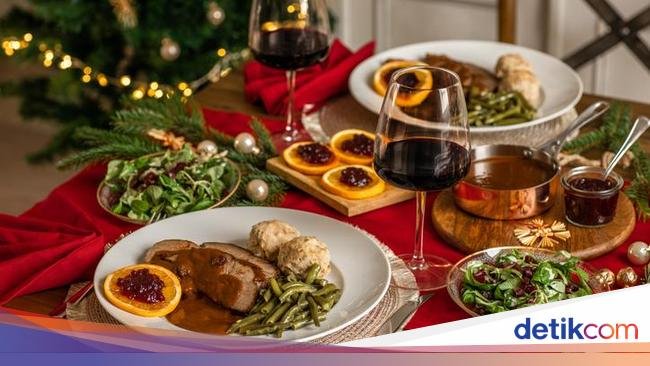 Apakah Boleh Umat Muslim Ikut Jamuan Makan di Acara Natal?