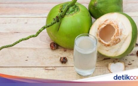 4 Waktu Terbaik Minum Air Kelapa agar Anti Gemuk dan Tubuh Sehat