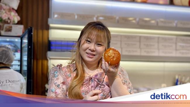 Kresss! Donat Kaca Buatan Food Vlogger yang Lembut dan Krispi