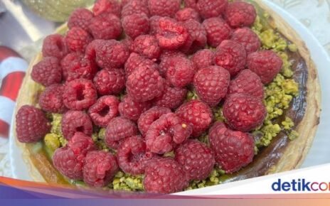 Resep Raspberry Pistachio Parisian Flan yang Spesial Untuk Sajian Natal