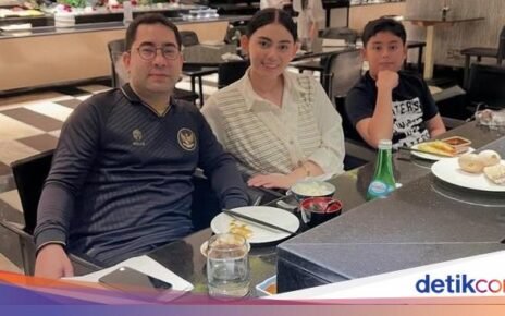 Momen Seru Thalita Latief Kulineran Bersama Keluarga dan Pacar