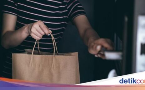 Wanita Ini Kesal Pesanannya Tertukar dan Dimakan Orang Lain