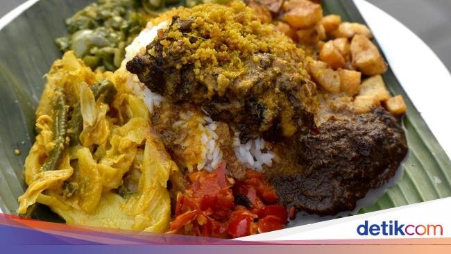 10 Tempat Makan Nasi Kapau yang Pilihan Lauknya Bikin Kalap!