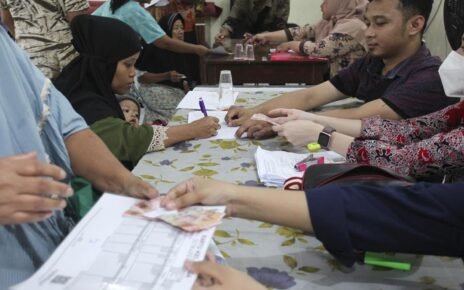 Tahu Orang Mampu Dapat Bansos, Lapor via Online ke Sini