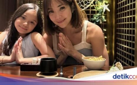 Serunya Gisella Anastasia Sarapan di Singapura dan Makan Malam di Bali