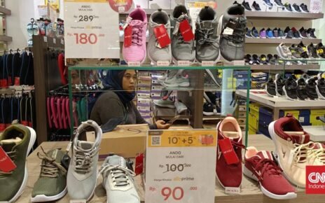 Transmart Full Day Sale, Aneka Sepatu dan Sandal Diskon hingga 70%