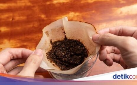 7 Manfaat Ampas Kopi yang Tidak Disangka-sangka, Penghilang Bau-Kotoran