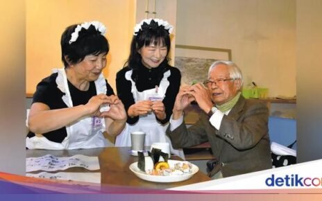 Kafe Pelayan di Jepang Ini Cuma Terima Pelayan 65 Tahun ke Atas!