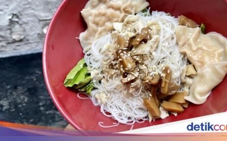 Lezatnya Legendaris! Bakmi Topping Ayam Kampung Halal di Cikini