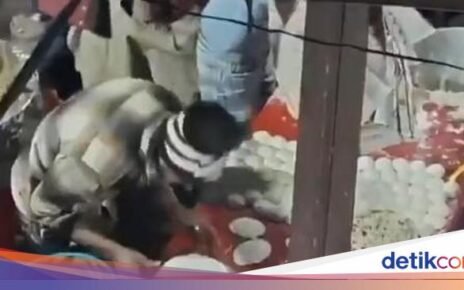 Penjual Roti Jorok Ludahi Makanan, Berakhir Ditahan Polisi!