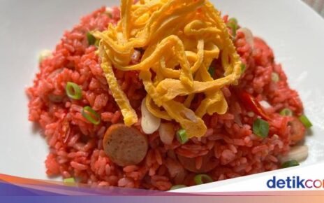 Spesial! Nasi Goreng Khas Makassar yang Merah Merona Warnanya