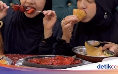 Sajidah Halilintar Kompak Belanja dan Makan Bareng Saudara