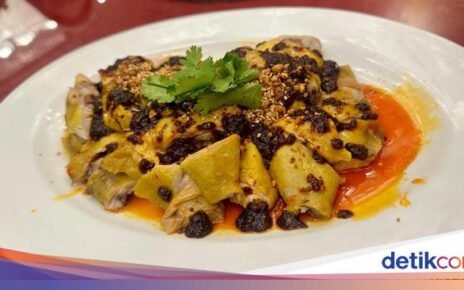 Spesial! Angsio Hisit dan Ayam Kukus Chili Oil Buat Sajian Imlek