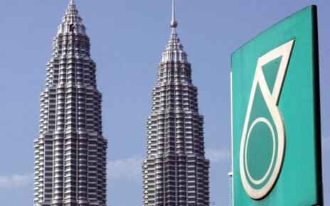 Petronas Bakal PHK Karyawan Demi 'Bertahan Hidup'