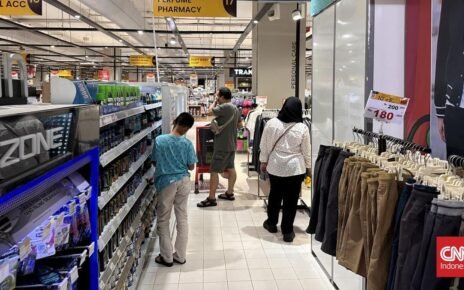 Aneka Kemeja Pria hingga Kaus Diskon 50% + 20% di Transmart