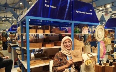 Peserta BRI UMKM EXPO(RT) Olah Limbah Jati Jadi Produk Multifungsi