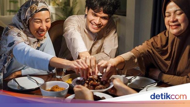 5 Tips Persiapkan Hari Pertama Puasa, Hindari Makanan Pedas hingga Kopi