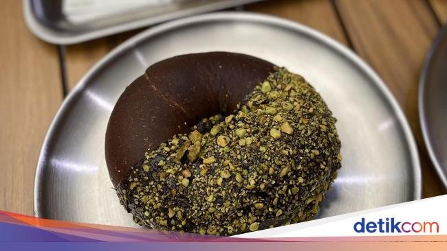 Menikmati Kopi 'Sugar Daddy' Sambil Ngemil Bagel Korea