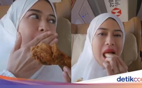 Dian Sastro Umrah, Cicip Ayam Goreng AlBaik yang Lezat