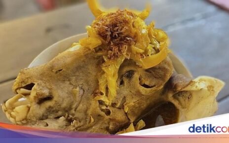 Sate dan Kepala Kambing Muda Berbumbu Sedap di Dragon Point PIK