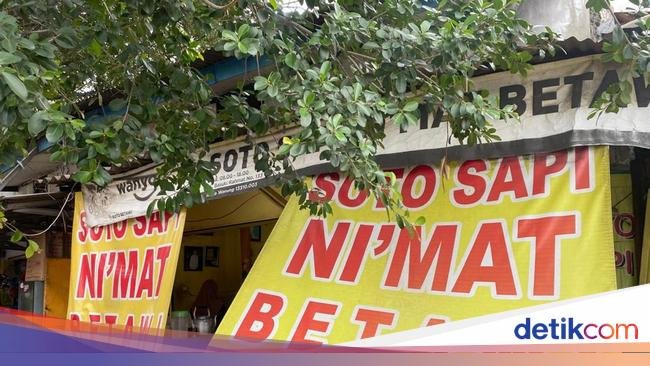 Kelezatan Soto Betawi Legendaris di Jatinegara Berusia 73 Tahun