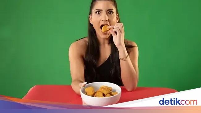 Keren! 5 Orang Ini Habiskan Ratusan Porsi Makanan Dalam Hitungan Menit