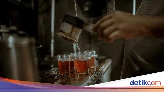 Modal Rp 93 Ribu, Pria Ini Sekarang Sukses Jadi Pemilik Kedai Teh