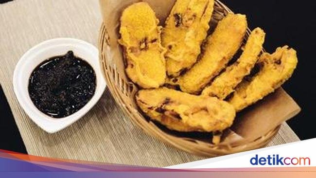 Gemas! Tingkah Bocah Berdoa usai Salat Minta Pisang Goreng dan Cokelat