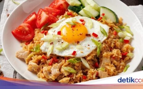 Resep Nasi Goreng Ayam Spesial Untuk Sarapan atau Menu Bekal