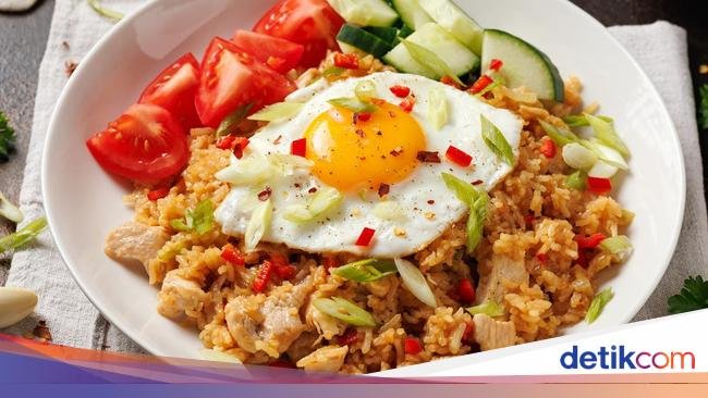 Resep Nasi Goreng Ayam Spesial Untuk Sarapan atau Menu Bekal