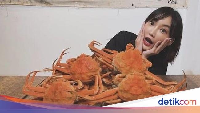 Wanita Ini Pensiun Usai 10 Tahun Jadi Konten Kreator Mukbang