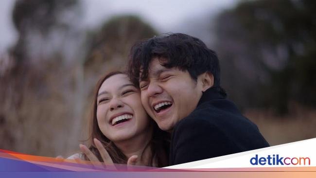 Romantisnya Arbani Yasiz saat Makan Malam Romantis dengan Raissa Ramadhani