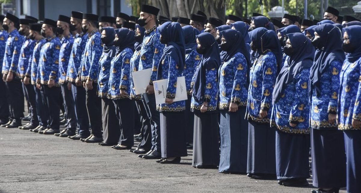 Prabowo Pastikan THR Cair ke 9,4 Juta PNS, TNI-Polri dan Pensiunan