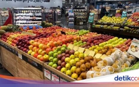 Demi Konten, Wanita Ini Kencingi Makanan di Supermarket