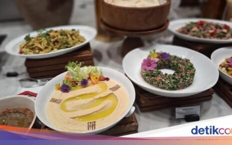 Buka Puasa dengan Karedok hingga Nasi Biryani di Dining Room Mewah