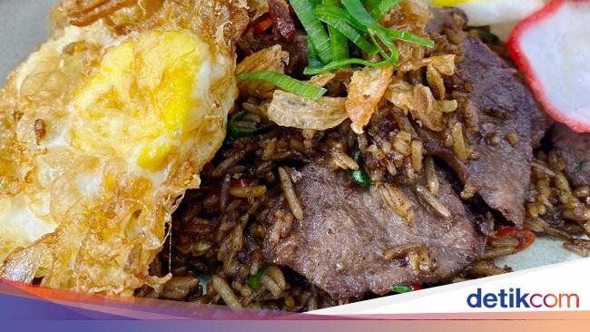 Resep Nasi Goreng Rawon yang Pekat Lezat Bumbunya