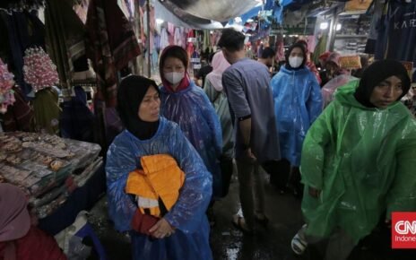 Hiruk Pikuk Pasar Tanah Abang Sepekan Jelang Lebaran